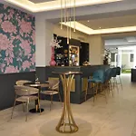 Hotel Cavour 30tre - Moderno Stresa