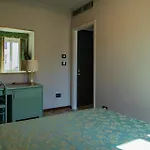 Cavour 30tre - Moderno Hotel Stresa