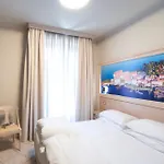 Cavour 30tre - Moderno Hotel