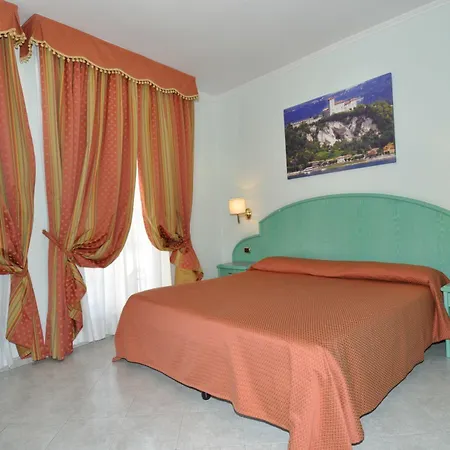 Hotel Moderno - Cavour 30tre Stresa