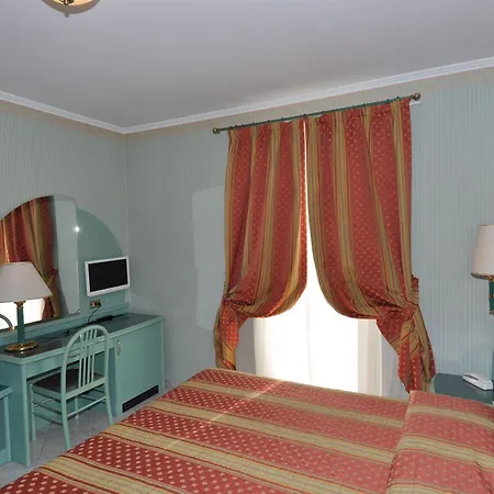 Moderno - Cavour 30tre 3*