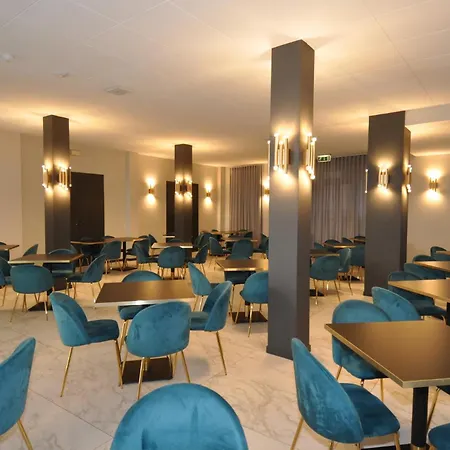 Cavour 30tre - Moderno 3* Stresa