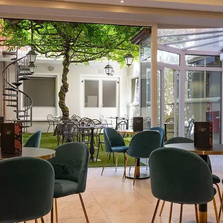 Cavour 30tre - Moderno Hotel 3*