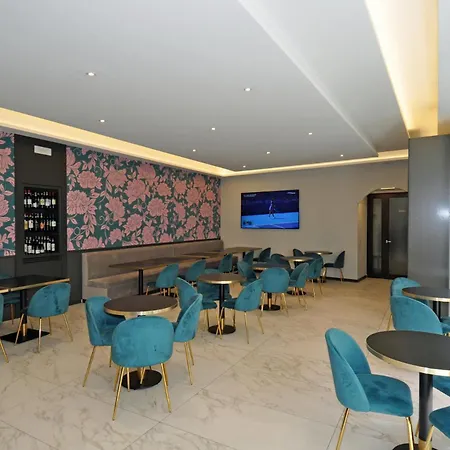 ホテル Cavour 30tre - Moderno Per Tradizione