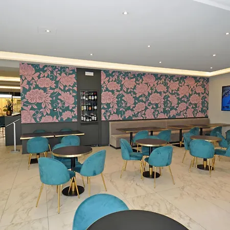 Cavour 30tre - Moderno 3* Stresa