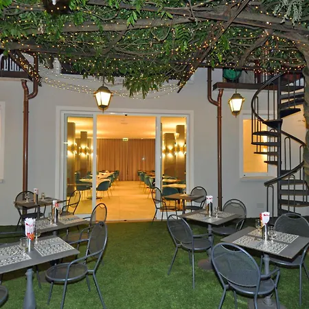 Cavour 30tre - Moderno 3* 스트레사