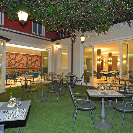 Cavour 30tre - Moderno Per Tradizione ホテル 3*
