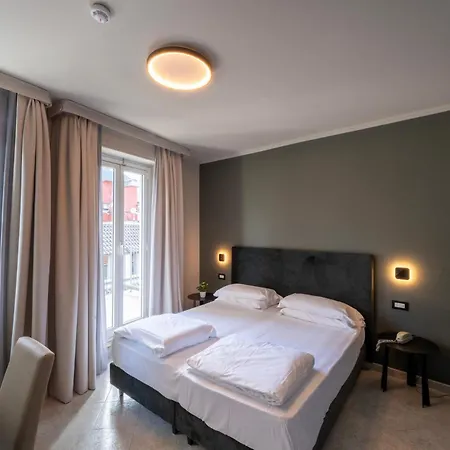 Cavour 30tre - Moderno Hotel 3*