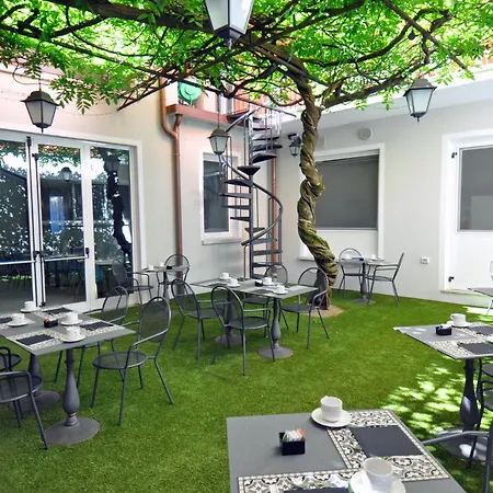 Cavour 30tre - Moderno Hotel Stresa