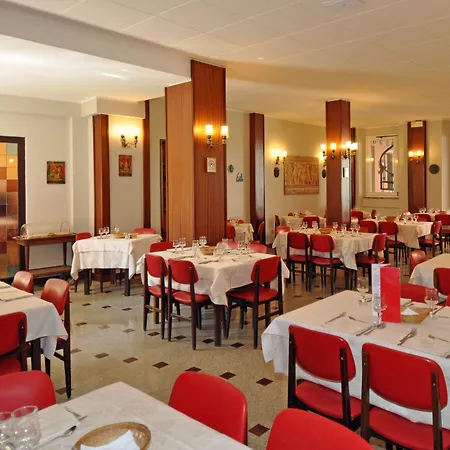 Cavour 30tre - Moderno 3* Stresa