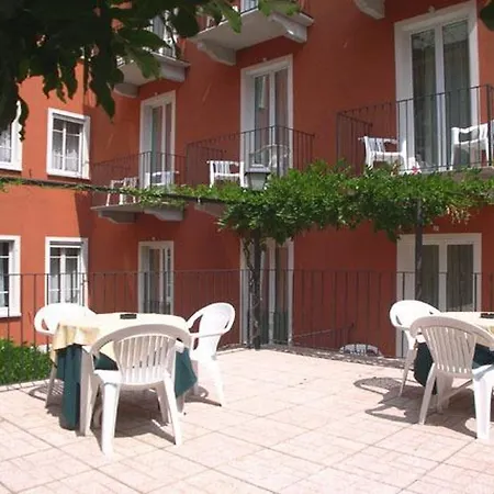 Moderno - Cavour 30tre 3* Stresa
