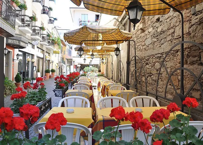 Cavour 30tre - Moderno 3* Stresa