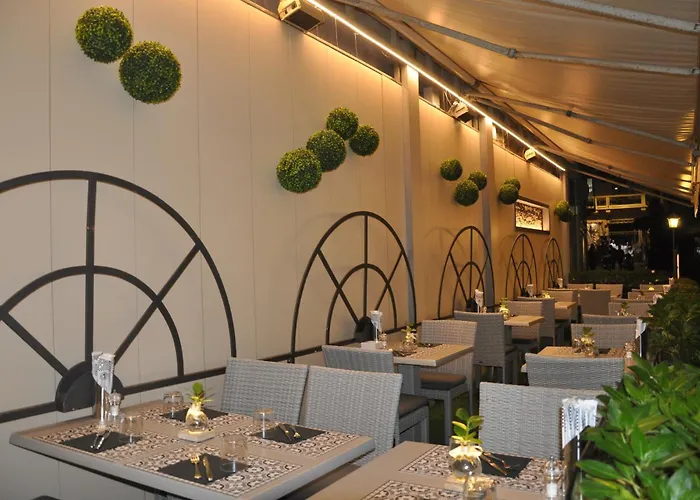 Cavour 30tre - Moderno 3* Stresa