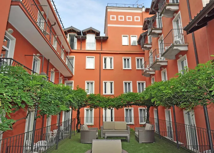 Cavour 30tre - Moderno 호텔 3*