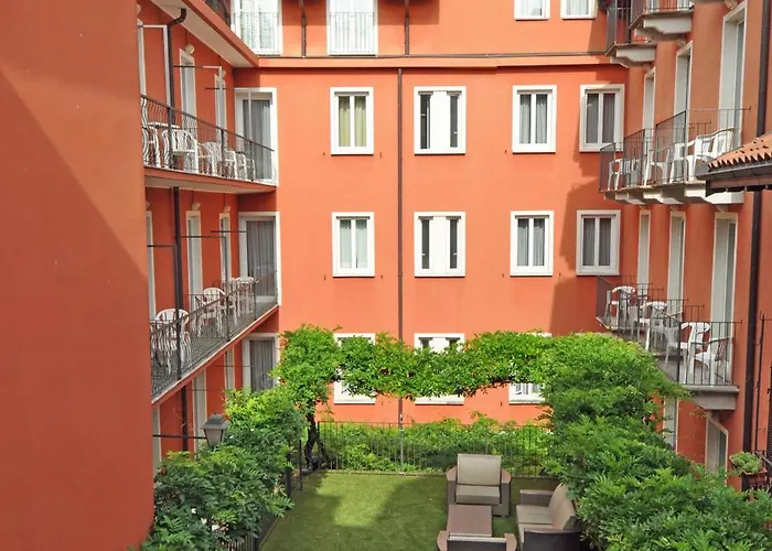 Cavour 30tre - Moderno 호텔 스트레사