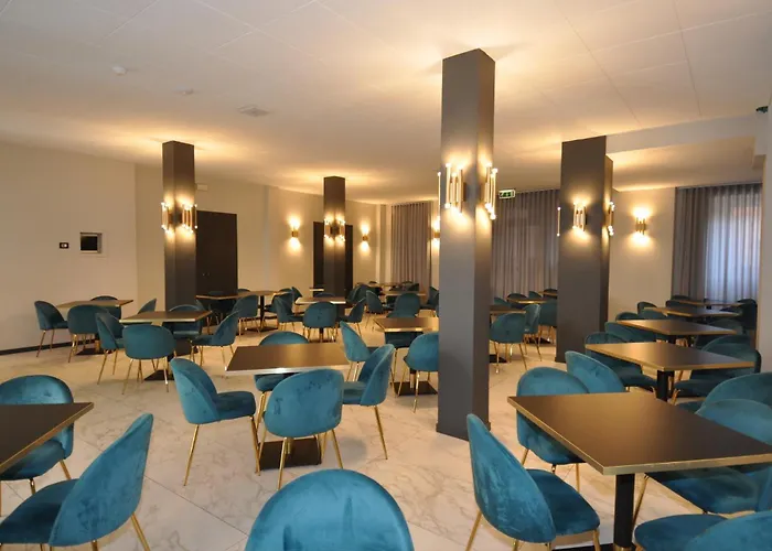 Cavour 30tre - Moderno 3* Stresa