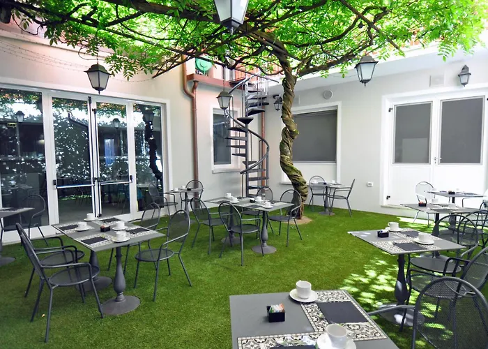 Cavour 30tre - Moderno Hotel Stresa