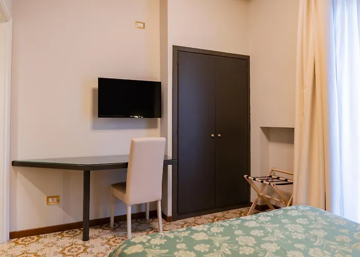 Hotel Cavour 30tre - Moderno Stresa