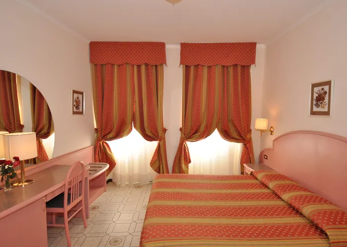 Cavour 30tre - Moderno 호텔 스트레사