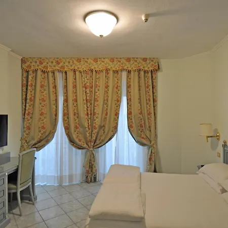 Hotel Moderno - Cavour 30tre 3*
