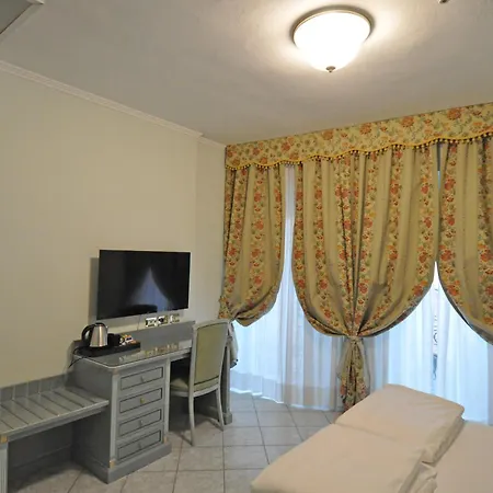 Moderno - Cavour 30tre Hotel Stresa