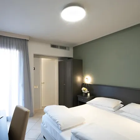 Cavour 30tre - Moderno Hotel