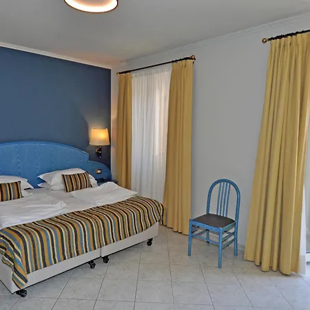 Hotel Cavour 30tre - Moderno 3*