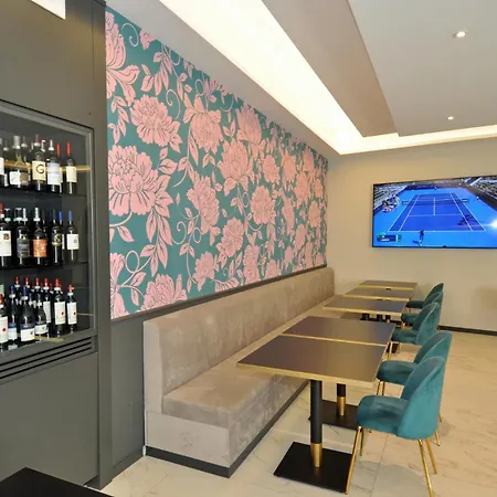 Cavour 30tre - Moderno Per Tradizione 3* Στρέσα