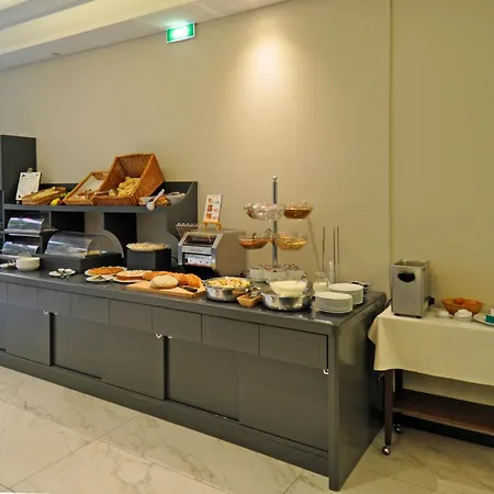 Cavour 30tre - Moderno Per Tradizione Στρέσα