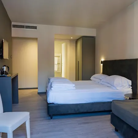 Cavour 30tre - Moderno Per Tradizione Στρέσα