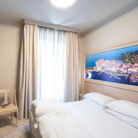 Cavour 30tre - Moderno Hotel