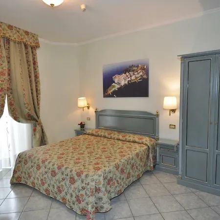 Hotel Moderno - Cavour 30tre 3*