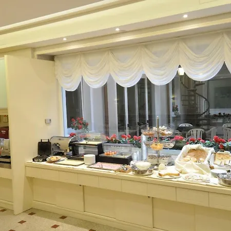 Hotel Moderno - Cavour 30tre Stresa