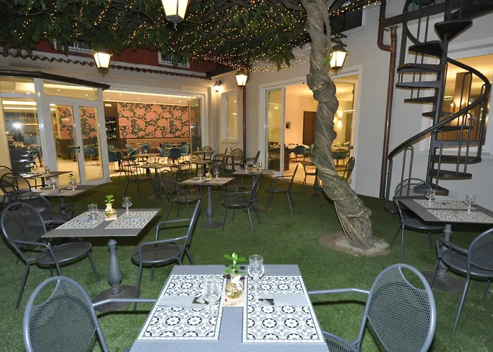 Cavour 30tre - Moderno Hotel Stresa