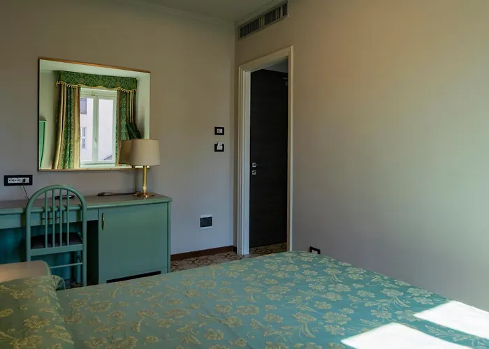 Cavour 30tre - Moderno Hotel Stresa